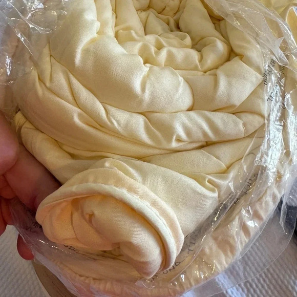 IENJOY Home Collection All Season Premium Down Alternative Comforter TwinTwin XL - Picture 6 of 7